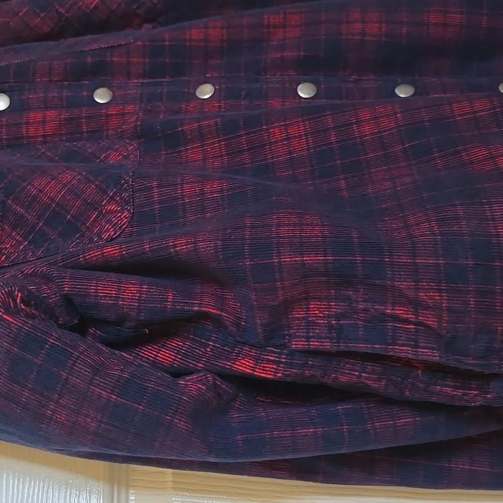Soho Threads Plaid Button Down Shirt/Jacket with Hood - Picture 2 of 7
